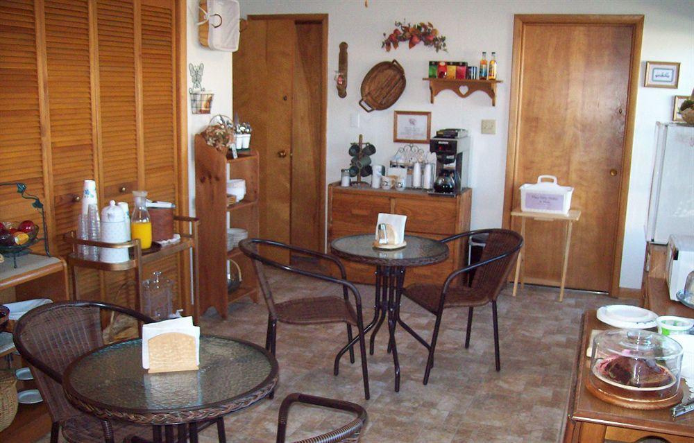 Plaza Motel Bryan Restaurant photo